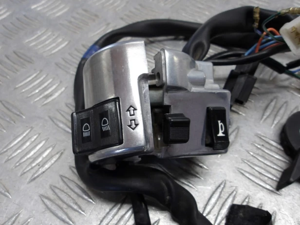 Przełącznik lewy przyciski świateł HONDA VT 1100 C2 SHADOW SABRE 00-07r   PN. 35020-MCK-A00