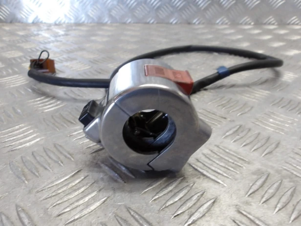 Przełącznik prawy starter HONDA VT 1100 C2 SHADOW SABRE 00-07r   PN. 35013-MAH-A02