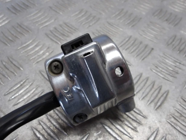 Przełącznik prawy starter HONDA VT 1100 C2 SHADOW SABRE 00-07r   PN. 35013-MAH-A02