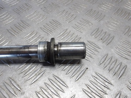 Ośka oś koła tył HONDA VT 1100 C2 SHADOW SABRE 00-07r   PN. 42301-MCK-A00