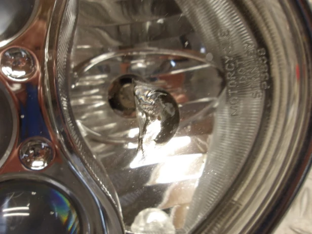 Lampa przód reflektor KAWASAKI VN 2000 VULCAN 04-09r   PN. 23007-0028