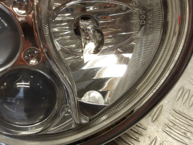Lampa przód reflektor KAWASAKI VN 2000 VULCAN 04-09r   PN. 23007-0028