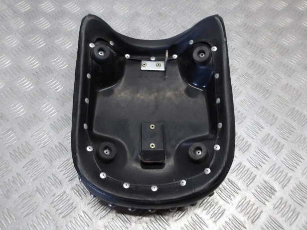Siedzenie fotel kanapa pasażera MUSTANG KAWASAKI VN 2000 VULCAN 04-09r   PN. 4-VC2P