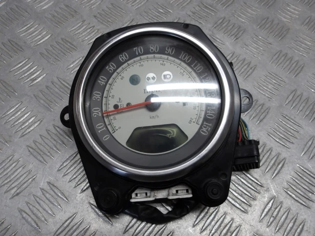 Licznik zegar prędkościomierz KAWASAKI VN 2000 VULCAN 04-09r   PN. 25031-0001