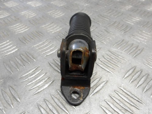 Podnóżek pasażera tył KAWASAKI VN 2000 VULCAN 04-10r   PN. 34003-0030