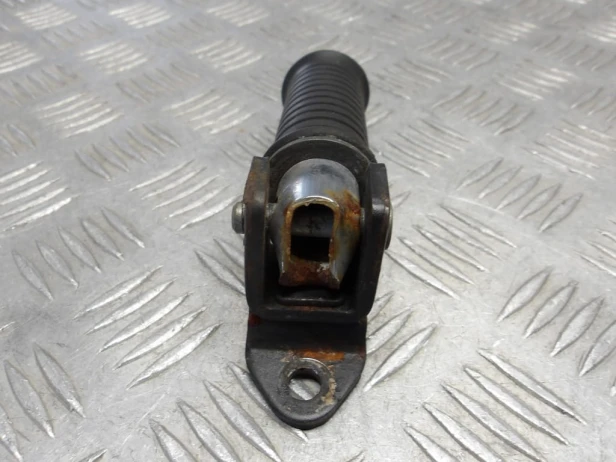 Podnóżek pasażera tył KAWASAKI VN 2000 VULCAN 04-10r   PN. 34003-0030