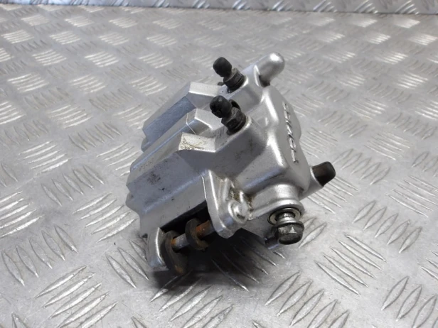 Zacisk hamulca tył KAWASAKI VN 2000 VULCAN 04-10r   PN. 43080-5098