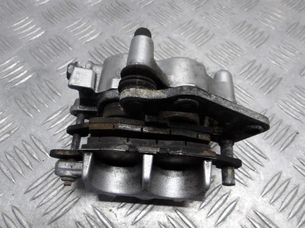 Zacisk hamulca tył KAWASAKI VN 2000 VULCAN 04-10r   PN. 43080-5098