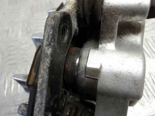 Zacisk hamulca tył KAWASAKI VN 2000 VULCAN 04-10r   PN. 43080-5098