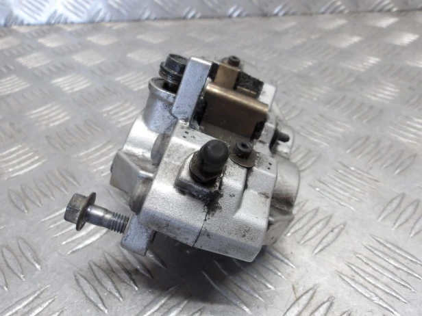 Zacisk hamulca przód prawy KAWASAKI VN 2000 VULCAN 04-10r   PN. 43080-0010-GN