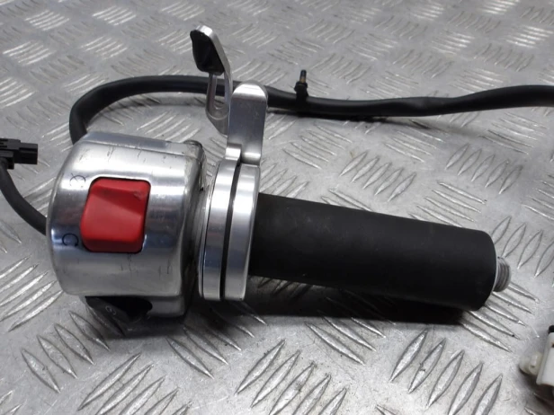 Przełącznik przyciski start/stop prawe manetka KAWASAKI VN 2000 VULCAN 04-09r   PN. 46091-0034