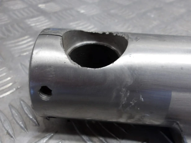 Laga zawieszenia przód lewa KAWASAKI VN 2000 VULCAN 04-10r   PN. 44005-0008