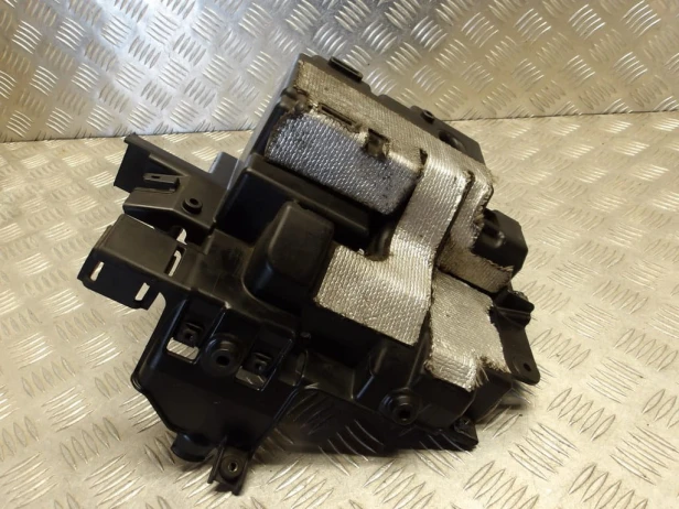 Skrzynka mocowania akumulatora KAWASAKI VN 2000 VULCAN 04-10r   PN. 32097-0005