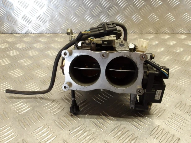 Przepustnica wtryskiwacze KAWASAKI VN 2000 VULCAN 04-10r   PN. 16163-0001