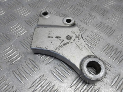 Jarzmo mocowanie zacisku hamulca tył KAWASAKI VN 2000 VULCAN 04-10r   PN. 43034-0001