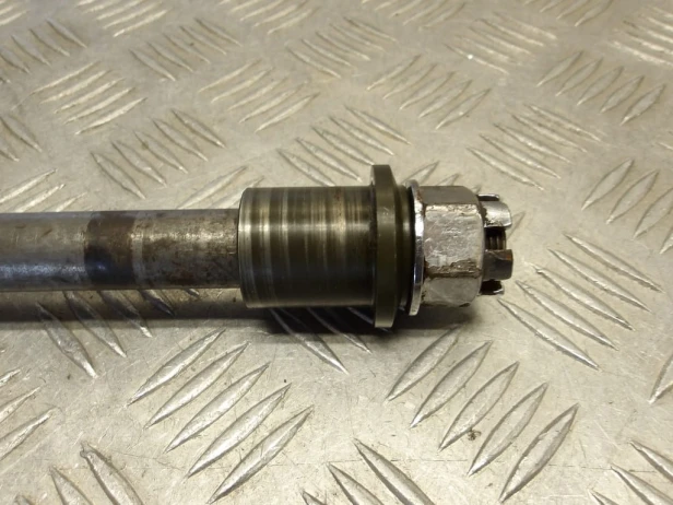 Ośka oś koła tył KAWASAKI VN 2000 VULCAN 04-10r   PN. 41068-0007