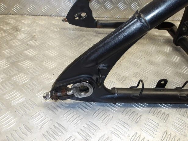 Wahacz koła tył KAWASAKI VN 2000 VULCAN 04-07r   PN. 33001-0032