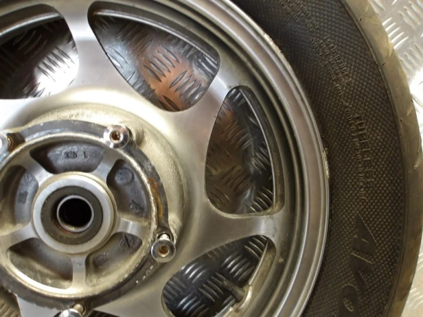 Felga koło przód J16M/CxMT3.50 KAWASAKI VN 2000 VULCAN 04-10r   PN. 41073-0004
