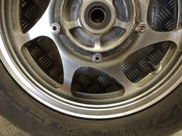 Felga koło przód J16M/CxMT3.50 KAWASAKI VN 2000 VULCAN 04-10r   PN. 41073-0004