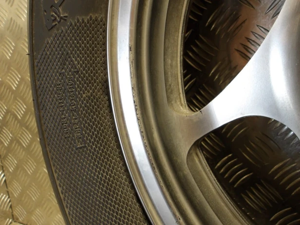 Felga koło przód J16M/CxMT3.50 KAWASAKI VN 2000 VULCAN 04-10r   PN. 41073-0004
