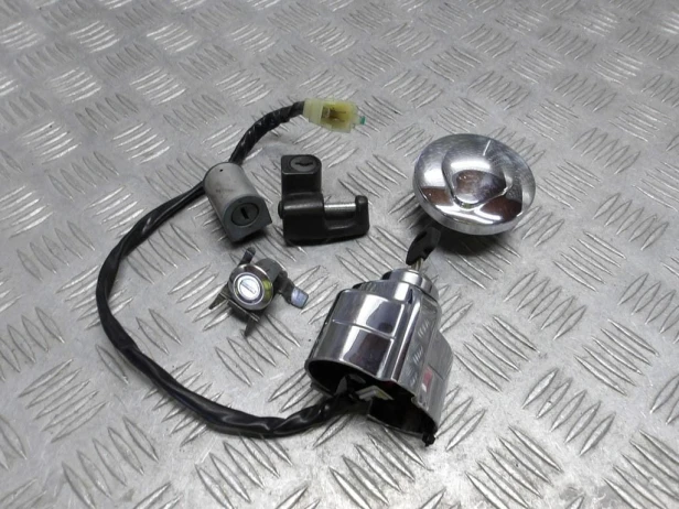Stacyjka korek wlewu zamki HONDA VT 1100 C2 SHADOW SABRE 00-07r   PN. 35010-MCK-A01