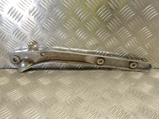 Stelaż banan błotnika tył prawy HONDA VT 1100 C2 SHADOW SABRE 00-07r   PN. 77330-MCK-A00