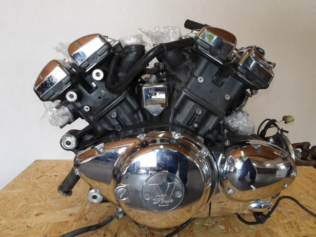 Silnik YAMAHA XVZ 1300 ROYAL STAR VENTURE 04-13r   PN. 4XY-15100-20