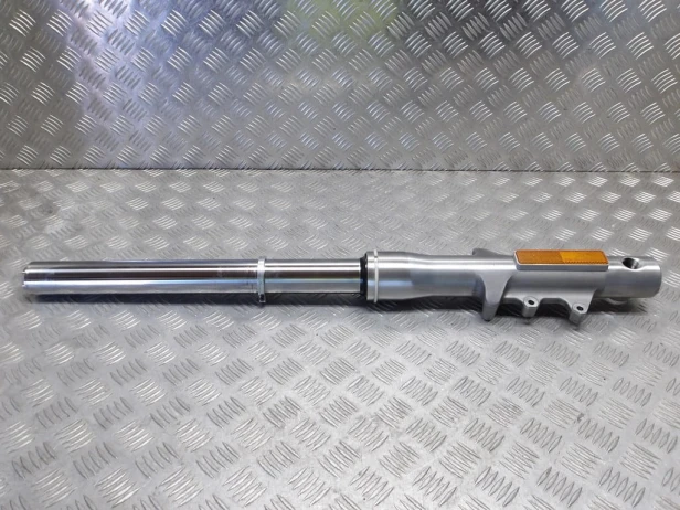 Laga zawieszenia przód prawa SUZUKI VLR 1800 C109R BOULEVARD/INTRUDER 08-13r   PN. 51103-22H00