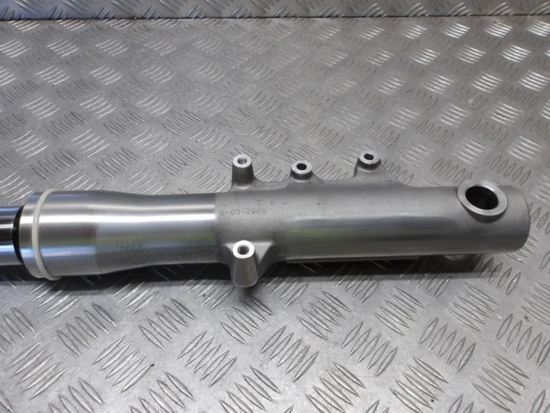 Laga zawieszenia przód prawa SUZUKI VLR 1800 C109R BOULEVARD/INTRUDER 08-13r   PN. 51103-22H00