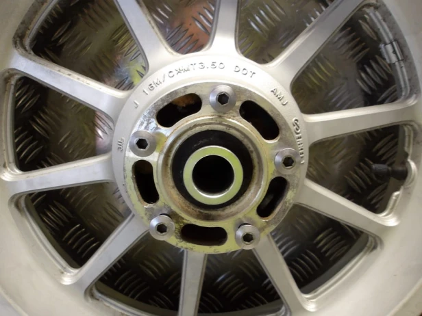Felga koło przód J16M/CxMT3.50 SUZUKI VLR 1800 C109R BOULEVARD/INTRUDER 08-11r   PN. 54111-22H00-12Z