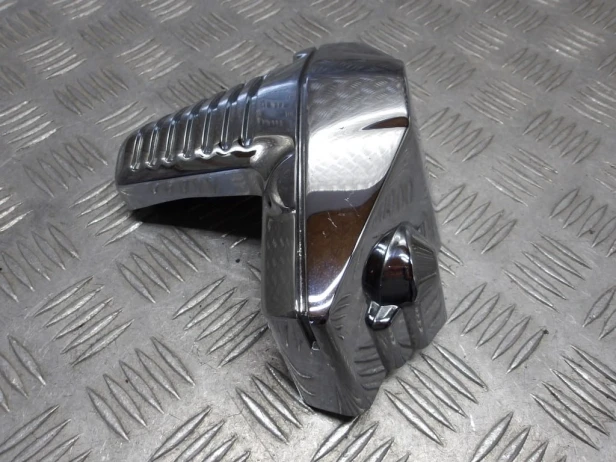 Osłona głowicy przód prawa SUZUKI VLR 1800 C109R BOULEVARD/INTRUDER 08-13r   PN. 11175-48G10