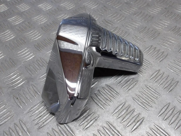 Osłona głowicy tył prawa SUZUKI VLR 1800 C109R BOULEVARD/INTRUDER 08-13r   PN. 11174-48G10