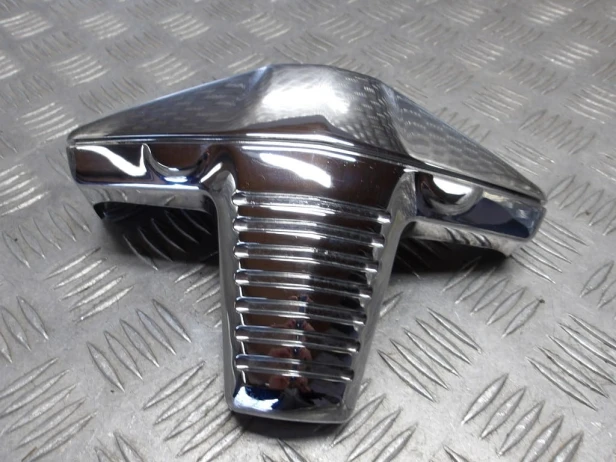 Osłona głowicy przód lewa SUZUKI VLR 1800 C109R BOULEVARD/INTRUDER 08-13r   PN. 11174-48G10