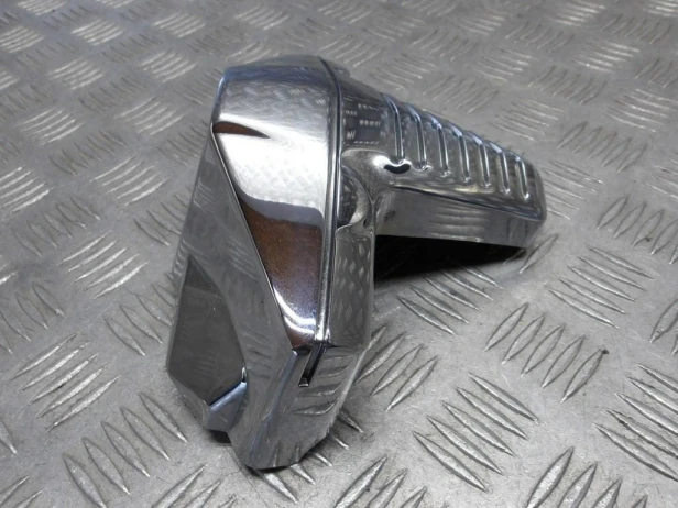 Osłona głowicy przód lewa SUZUKI VLR 1800 C109R BOULEVARD/INTRUDER 08-13r   PN. 11174-48G10