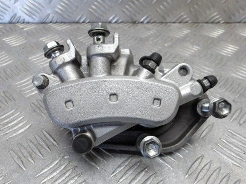 Zacisk hamulca przód prawy SUZUKI VLR 1800 C109R BOULEVARD/INTRUDER 08-13r   PN. 59100-22H00-999