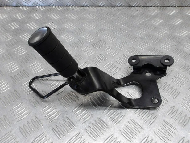 Set mocowanie podnóżek pasażera prawy SUZUKI VLR 1800 C109R BOULEVARD/INTRUDER 08-13r   PN. 43600-22H00