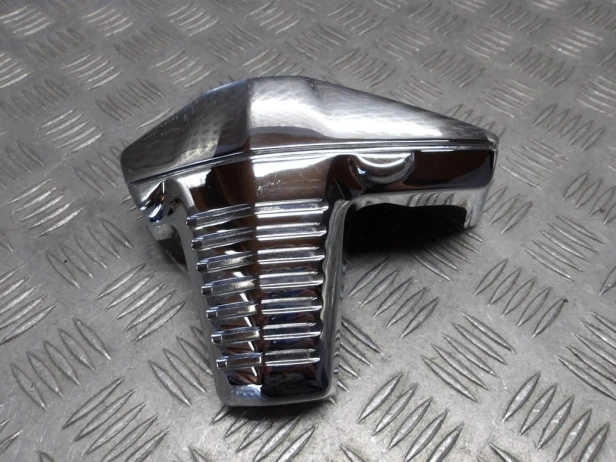 Osłona głowicy tył lewa SUZUKI VLR 1800 C109R BOULEVARD/INTRUDER 08-13r   PN. 11175-48G10