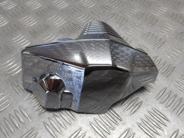 Osłona głowicy tył lewa SUZUKI VLR 1800 C109R BOULEVARD/INTRUDER 08-13r   PN. 11175-48G10