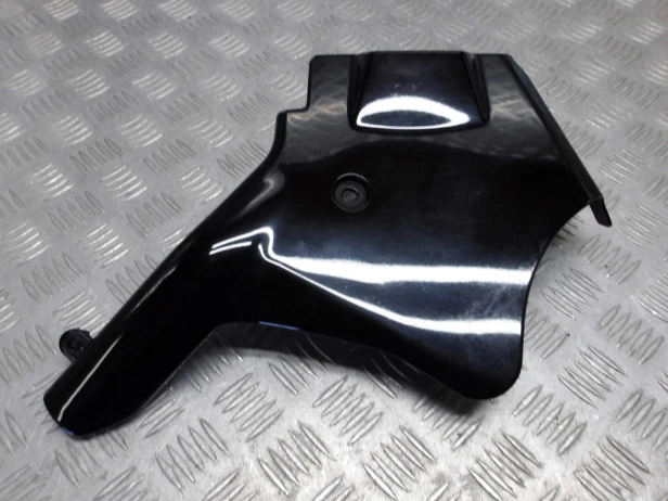 Osłona główki ramy lewa SUZUKI VLR 1800 BOULEVARD/INTRUDER 08-13r   PN. 47361-22H00