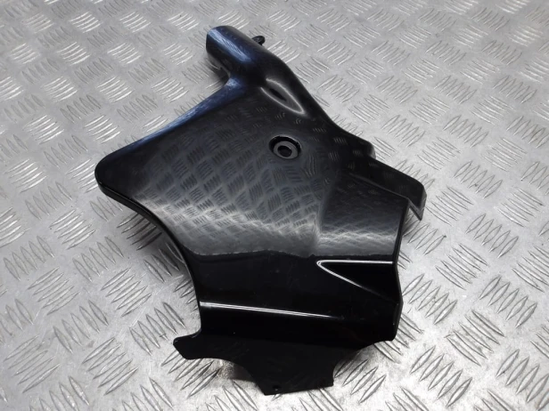 Osłona główki ramy lewa SUZUKI VLR 1800 BOULEVARD/INTRUDER 08-13r   PN. 47361-22H00