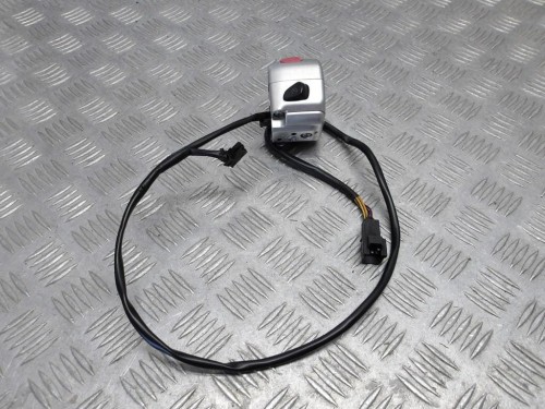 Przełącznik przyciski prawe SUZUKI VLR 1800 C109R BOULEVARD/INTRUDER 08-13r   PN. 37200-41FC2