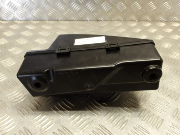 Skrzynka narzędziowa kompletna SUZUKI VLR 1800 C109R BOULEVARD/INTRUDER 08-13r   PN. 92211-22H00