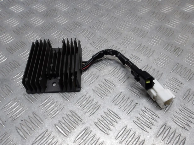 Regulator napięcia SUZUKI VLR 1800 C109R BOULEVARD/INTRUDER 08-13r   PN. 32800-10G20