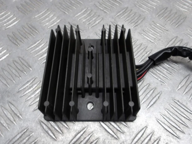 Regulator napięcia SUZUKI VLR 1800 C109R BOULEVARD/INTRUDER 08-13r   PN. 32800-10G20