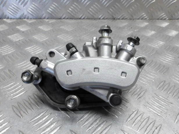 Zacisk hamulca przód lewy SUZUKI VLR 1800 C109R BOULEVARD/INTRUDER 08-13r   PN. 59300-22H00
