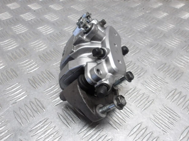 Zacisk hamulca przód lewy SUZUKI VLR 1800 C109R BOULEVARD/INTRUDER 08-13r   PN. 59300-22H00