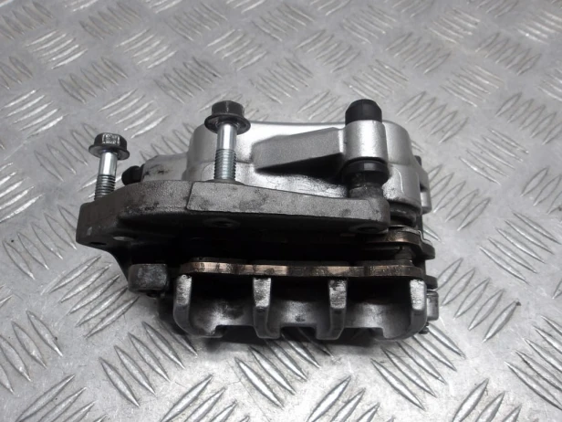 Zacisk hamulca przód lewy SUZUKI VLR 1800 C109R BOULEVARD/INTRUDER 08-13r   PN. 59300-22H00