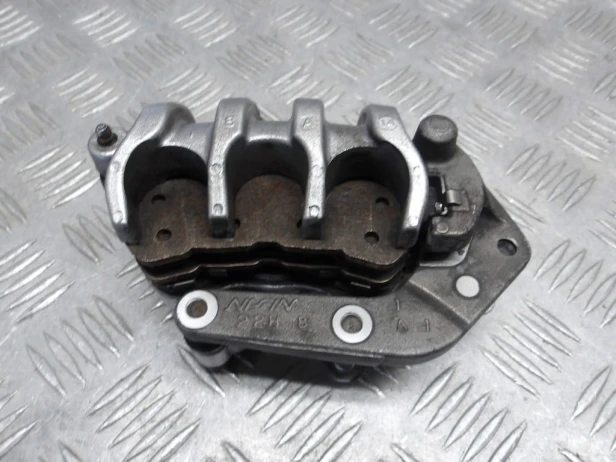 Zacisk hamulca przód lewy SUZUKI VLR 1800 C109R BOULEVARD/INTRUDER 08-13r   PN. 59300-22H00