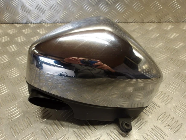 Airbox obudowa filtra prawa SUZUKI VLR 1800 C109R BOULEVARD/INTRUDER 08-13r   PN. 13701-22H01