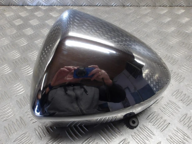 Airbox obudowa filtra prawa SUZUKI VLR 1800 C109R BOULEVARD/INTRUDER 08-13r   PN. 13701-22H01